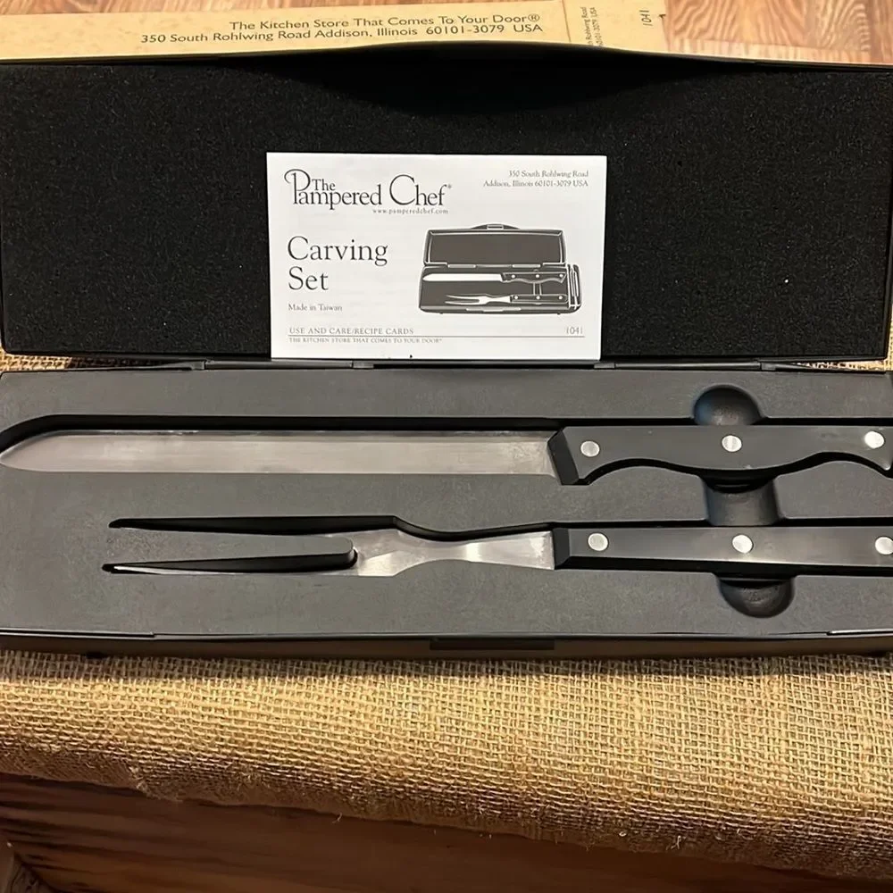 NIB Pampered Chef Carving set